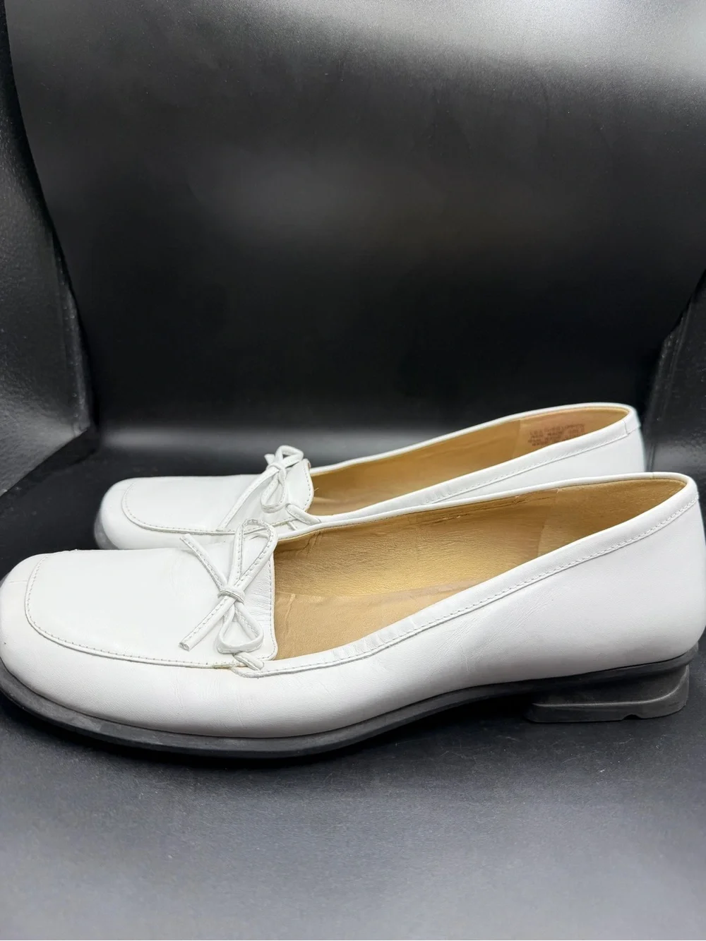 Cloud Nine West Women’s White Leather Bow Loafers